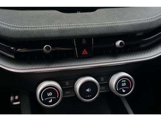 Skoda Superb Combi Sportline Business | Achteruitrijcamera | Climatronic, elektronische airconditioning met 3 ... ActivLease financial lease