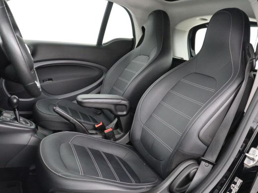Smart Fortwo EQ Comfort PLUS 18 kWh | SOH 91.8% | Leder | Panoramadak | Stoelverwarming | Camera | Bluetooth |... ActivLease financial lease