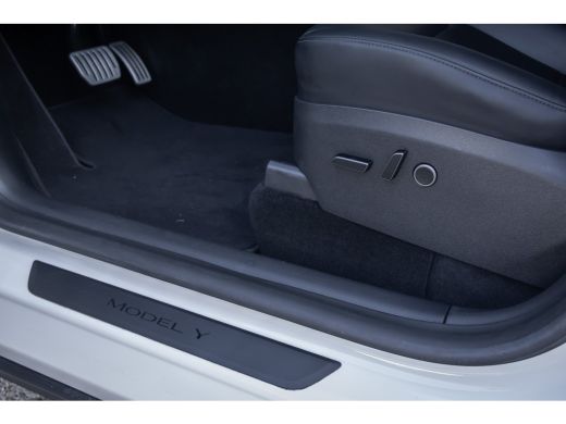 Tesla Model Y Performance AWD 75 kWh | Trekhaak | Panoramadak | Dodehoek detectie | 21'' | Memory | Leder | Aut... ActivLease financial lease