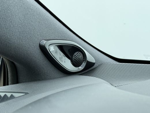 Toyota Corolla Touring Sports 2.0 Hybrid Executive | Pano | HUD | ACC | JBL | Keyless | 18 inch ActivLease financial lease