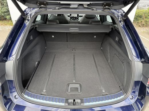 Toyota Corolla Touring Sports 2.0 Hybrid Executive | Pano | HUD | ACC | JBL | Keyless | 18 inch ActivLease financial lease