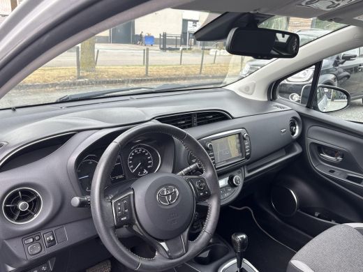 Toyota Yaris 1.5 Hybrid Y20 **NAVIGATIE/ KEYLESS/ CRUISE CONTROL** ActivLease financial lease