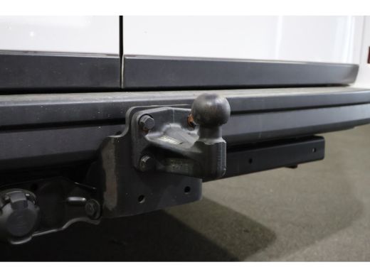 Volkswagen Crafter 2.0 TDI L3 H3 140pk Black Line Airco Navigatie Spoilerpakket ActivLease financial lease