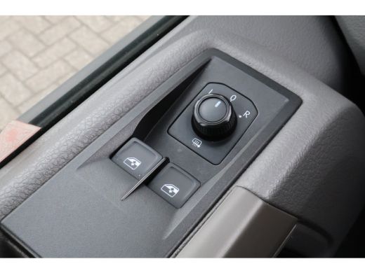 Volkswagen Crafter 2.0 TDI L3 H3 140pk Black Line Airco Navigatie Spoilerpakket ActivLease financial lease