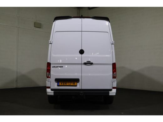 Volkswagen Crafter 2.0 TDI L3 H3 140pk Black Line Airco Navigatie Spoilerpakket ActivLease financial lease