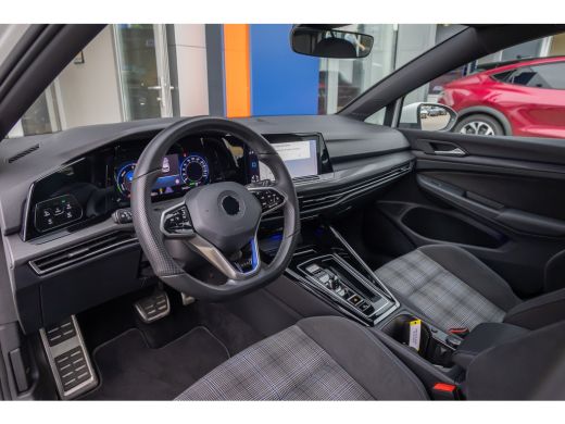 Volkswagen Golf 1.4 eHybrid GTE PHEV 245PK | Stoel+stuur verwarming | Cruise adaptief | Apple Carplay/Android Aut... ActivLease financial lease