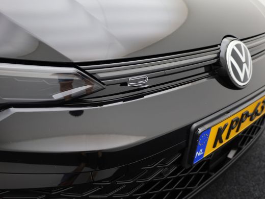 Volkswagen Golf 1.5 eTSI R-Line Edition | Pano | Keyless | Trekhaak wegkl. | IQ Light | Head Up | Harman/Kardon |... ActivLease financial lease