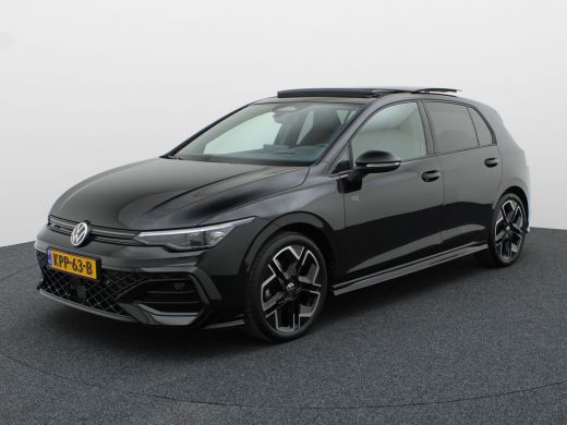Volkswagen Golf 1.5 eTSI R-Line Edition | Pano | Keyless | Trekhaak wegkl. | IQ Light | Head Up | Harman/Kardon |... ActivLease financial lease