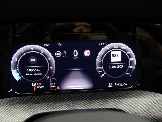 Volkswagen Golf 1.5 eTSI R-Line Edition | Pano | Keyless | Trekhaak wegkl. | IQ Light | Head Up | Harman/Kardon |... ActivLease financial lease
