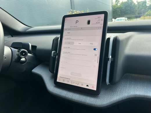 Volvo  EX30 Single Motor Plus 51 kWh | Climate Pakket | Camera | Pilot Assist | Harman/Kardon | ActivLease financial lease