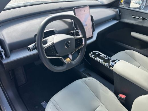Volvo  EX30 Single Motor Plus 51 kWh | Climate Pakket | Camera | Pilot Assist | Harman/Kardon | ActivLease financial lease