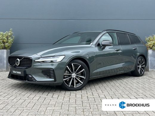 Volvo  V60 2.0 T8 Plug-in hybrid AWD Plus Dark | Panoramadak | HUD | Trekhaak | 360 Camera | ActivLease financial lease