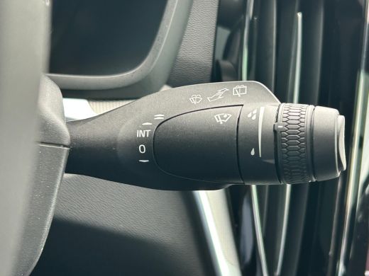 Volvo  V60 2.0 T8 Plug-in hybrid AWD Plus Dark | Panoramadak | HUD | Trekhaak | 360 Camera | ActivLease financial lease