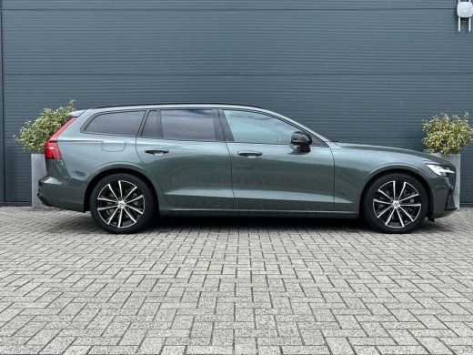 Volvo  V60 2.0 T8 Plug-in hybrid AWD Plus Dark | Panoramadak | HUD | Trekhaak | 360 Camera | ActivLease financial lease