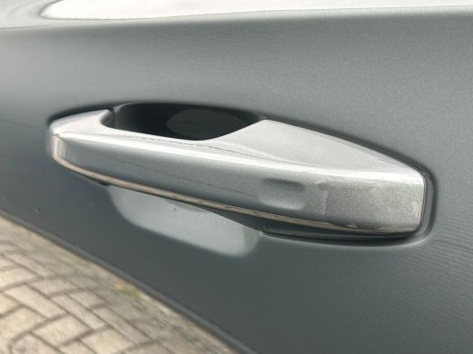 Volvo  V60 2.0 T8 Plug-in hybrid AWD Plus Dark | Panoramadak | HUD | Trekhaak | 360 Camera | ActivLease financial lease