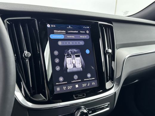 Volvo  V60 T6 Recharge Plus Dark | 19" | Elektr. verst. Sporstoelen | Trekhaak | Getint Glas | Harman Kardon... ActivLease financial lease
