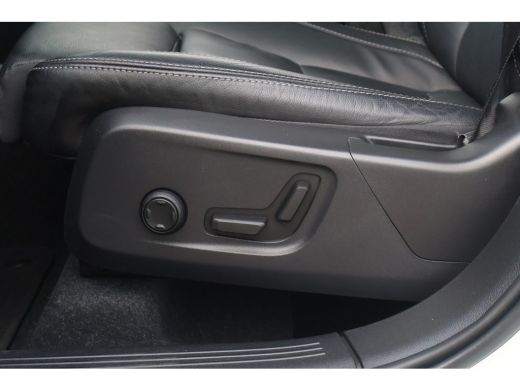 Volvo  XC40 1.5 T4 Plug-in hybrid Ultimate Dark | 360Cam | Leder | Pano | H&K | ActivLease financial lease