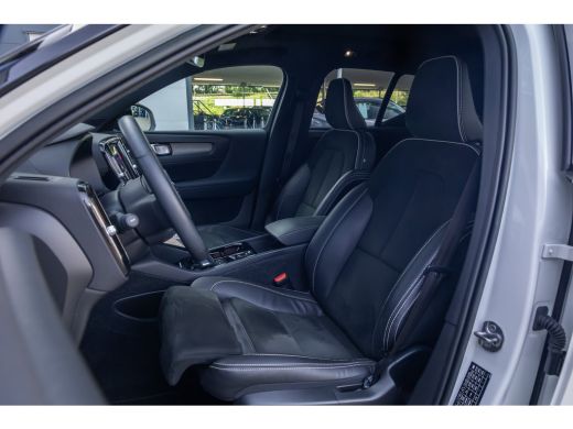 Volvo  XC40 1.5 T4 Recharge R-Design | Apple Carplay/Android Auto | panorama-dak | Keyless entry/Start | 360 ... ActivLease financial lease