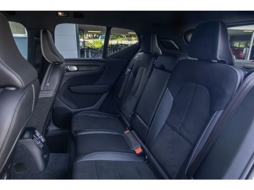 Volvo  XC40 1.5 T4 Recharge R-Design | Apple Carplay/Android Auto | panorama-dak | Keyless entry/Start | 360 ... ActivLease financial lease