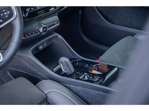 Volvo  XC40 1.5 T4 Recharge R-Design | Apple Carplay/Android Auto | panorama-dak | Keyless entry/Start | 360 ... ActivLease financial lease