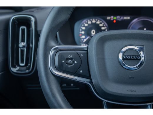Volvo  XC40 1.5 T4 Recharge R-Design | Apple Carplay/Android Auto | panorama-dak | Keyless entry/Start | 360 ... ActivLease financial lease