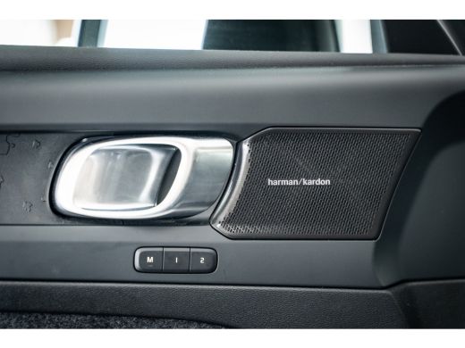 Volvo  XC40 252PK Extended Range Ultimate 82 kWh | Panoramadak | Adap Cruise | Getint Glas | Memory ActivLease financial lease