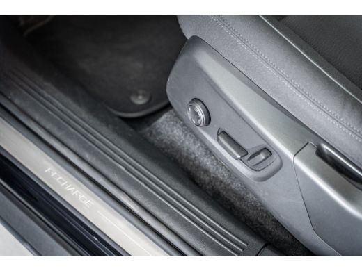Volvo  XC40 252PK Extended Range Ultimate 82 kWh | Panoramadak | Adap Cruise | Getint Glas | Memory ActivLease financial lease
