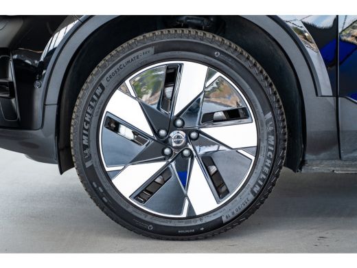 Volvo  XC40 252PK Extended Range Ultimate 82 kWh | Panoramadak | Adap Cruise | Getint Glas | Memory ActivLease financial lease