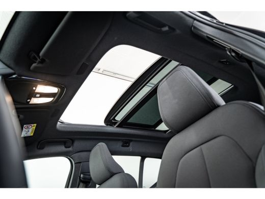 Volvo  XC40 252PK Extended Range Ultimate 82 kWh | Panoramadak | Adap Cruise | Getint Glas | Memory ActivLease financial lease