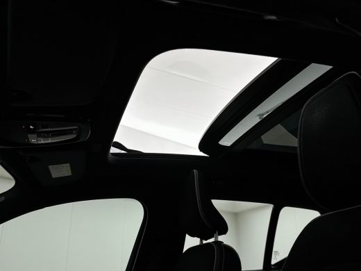 Volvo  XC40 P8 R-Design | 19" | Panoramadak | 360 Camera | Elektr. verst. Stoelen | Harman Kardon | Warmtepom... ActivLease financial lease