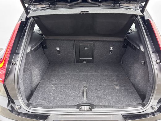 Volvo  XC40 P8 R-Design | 19" | Panoramadak | 360 Camera | Elektr. verst. Stoelen | Harman Kardon | Warmtepom... ActivLease financial lease