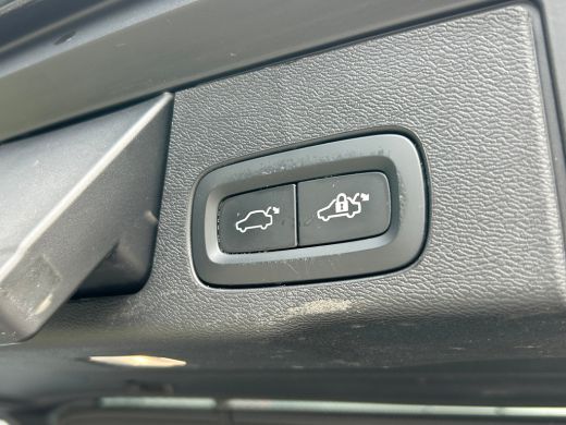 Volvo  XC60 2.0 T6 Plug-in hybrid AWD Plus Dark | Panoramadak | Harman/Kardon | Trekhaak | 360 Camera | ActivLease financial lease