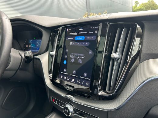 Volvo  XC60 2.0 T6 Plug-in hybrid AWD Plus Dark | Panoramadak | Harman/Kardon | Trekhaak | 360 Camera | ActivLease financial lease