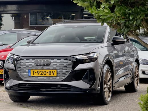 Audi Q4 e-tron 50 QUATTRO 3X S-LINE COMPETITION-EDITION 77 KWH/300PK LEDER PANODAK NAVI CAMERA DIGI-DASH APPLE-C... ActivLease financial lease