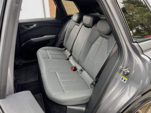 Audi Q4 e-tron 50 QUATTRO 3X S-LINE COMPETITION-EDITION 77 KWH/300PK LEDER PANODAK NAVI CAMERA DIGI-DASH APPLE-C... ActivLease financial lease