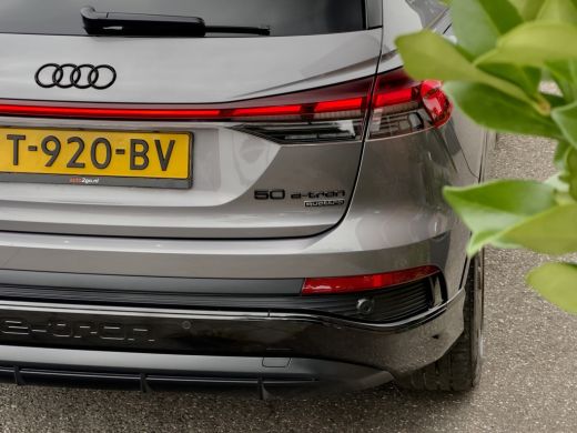 Audi Q4 e-tron 50 QUATTRO 3X S-LINE COMPETITION-EDITION 77 KWH/300PK LEDER PANODAK NAVI CAMERA DIGI-DASH APPLE-C... ActivLease financial lease