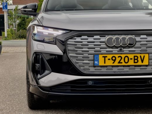Audi Q4 e-tron 50 QUATTRO 3X S-LINE COMPETITION-EDITION 77 KWH/300PK LEDER PANODAK NAVI CAMERA DIGI-DASH APPLE-C... ActivLease financial lease