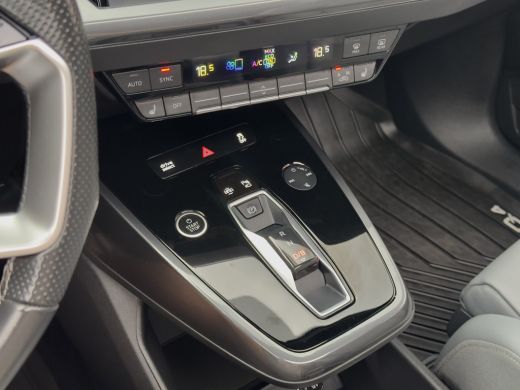 Audi Q4 e-tron 50 QUATTRO 3X S-LINE COMPETITION-EDITION 77 KWH/300PK LEDER PANODAK NAVI CAMERA DIGI-DASH APPLE-C... ActivLease financial lease