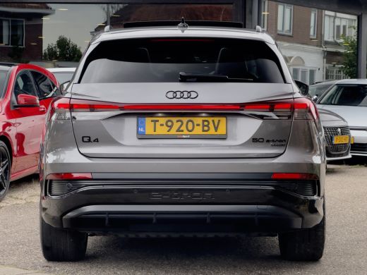 Audi Q4 e-tron 50 QUATTRO 3X S-LINE COMPETITION-EDITION 77 KWH/300PK LEDER PANODAK NAVI CAMERA DIGI-DASH APPLE-C... ActivLease financial lease