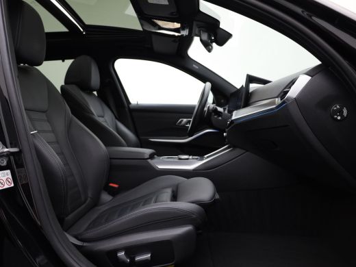 BMW 3 Serie Touring M340i xDrive | Pano | Keyless | Memory | Trekhaak | Laser | Head Up | 19'' | Prijs Rijkla... ActivLease financial lease
