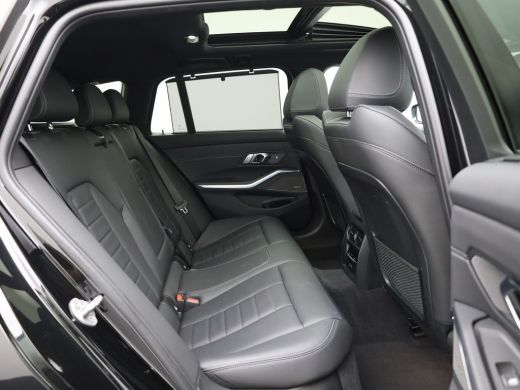 BMW 3 Serie Touring M340i xDrive | Pano | Keyless | Memory | Trekhaak | Laser | Head Up | 19'' | Prijs Rijkla... ActivLease financial lease
