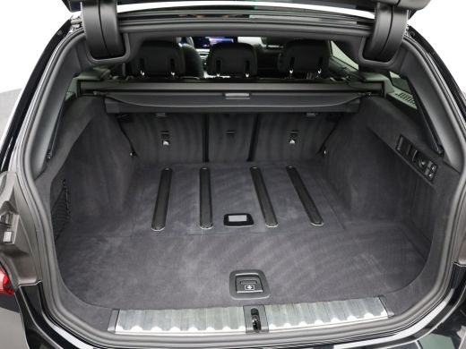 BMW 3 Serie Touring M340i xDrive | Pano | Keyless | Memory | Trekhaak | Laser | Head Up | 19'' | Prijs Rijkla... ActivLease financial lease