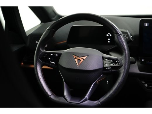 CUPRA Born Essential 62 kWh | Carplay | Camera | Adaptive Cruise | 18" | Keyless | Stuurverwarming | Parkeer... ActivLease financial lease
