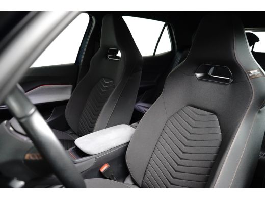 CUPRA Born Essential 62 kWh | Carplay | Camera | Adaptive Cruise | 18" | Keyless | Stuurverwarming | Parkeer... ActivLease financial lease