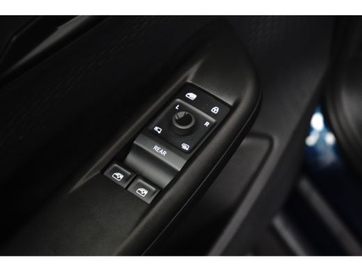 CUPRA Born Essential 62 kWh | Carplay | Camera | Adaptive Cruise | 18" | Keyless | Stuurverwarming | Parkeer... ActivLease financial lease