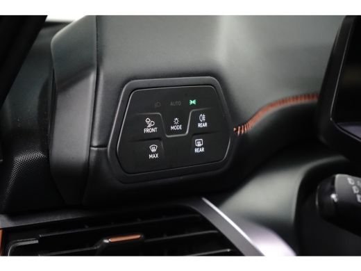CUPRA Born Essential 62 kWh | Carplay | Camera | Adaptive Cruise | 18" | Keyless | Stuurverwarming | Parkeer... ActivLease financial lease