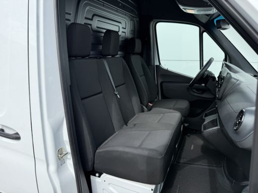Mercedes-Benz eSprinter 312 55 kWh L2H2 Elektrisch 145km WLTP 92,6% (SOH) 80kw Snelladen Climate Control Camera ActivLease financial lease