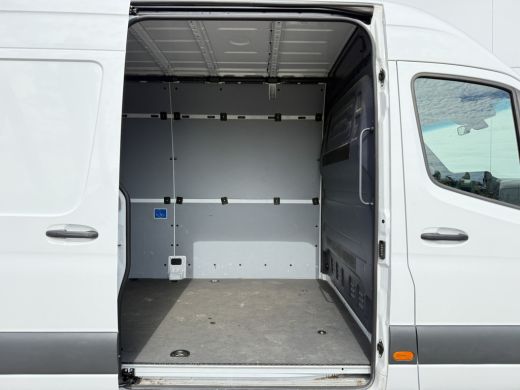 Mercedes-Benz eSprinter 312 55 kWh L2H2 Elektrisch 145km WLTP 92,6% (SOH) 80kw Snelladen Climate Control Camera ActivLease financial lease