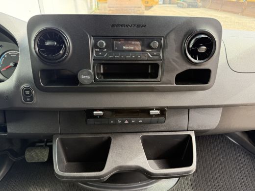Mercedes-Benz eSprinter 312 55 kWh L2H2 Elektrisch 145km WLTP 92,6% (SOH) 80kw Snelladen Climate Control Camera ActivLease financial lease