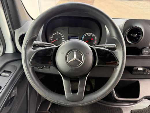Mercedes-Benz eSprinter 312 55 kWh L2H2 Elektrisch 145km WLTP 92,6% (SOH) 80kw Snelladen Climate Control Camera ActivLease financial lease
